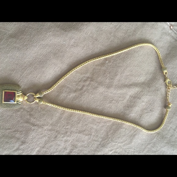 Necklace gold tone with ruby like stone - Picture 2 of 5